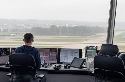 Air_traffic_controller Air_traffic_controller
